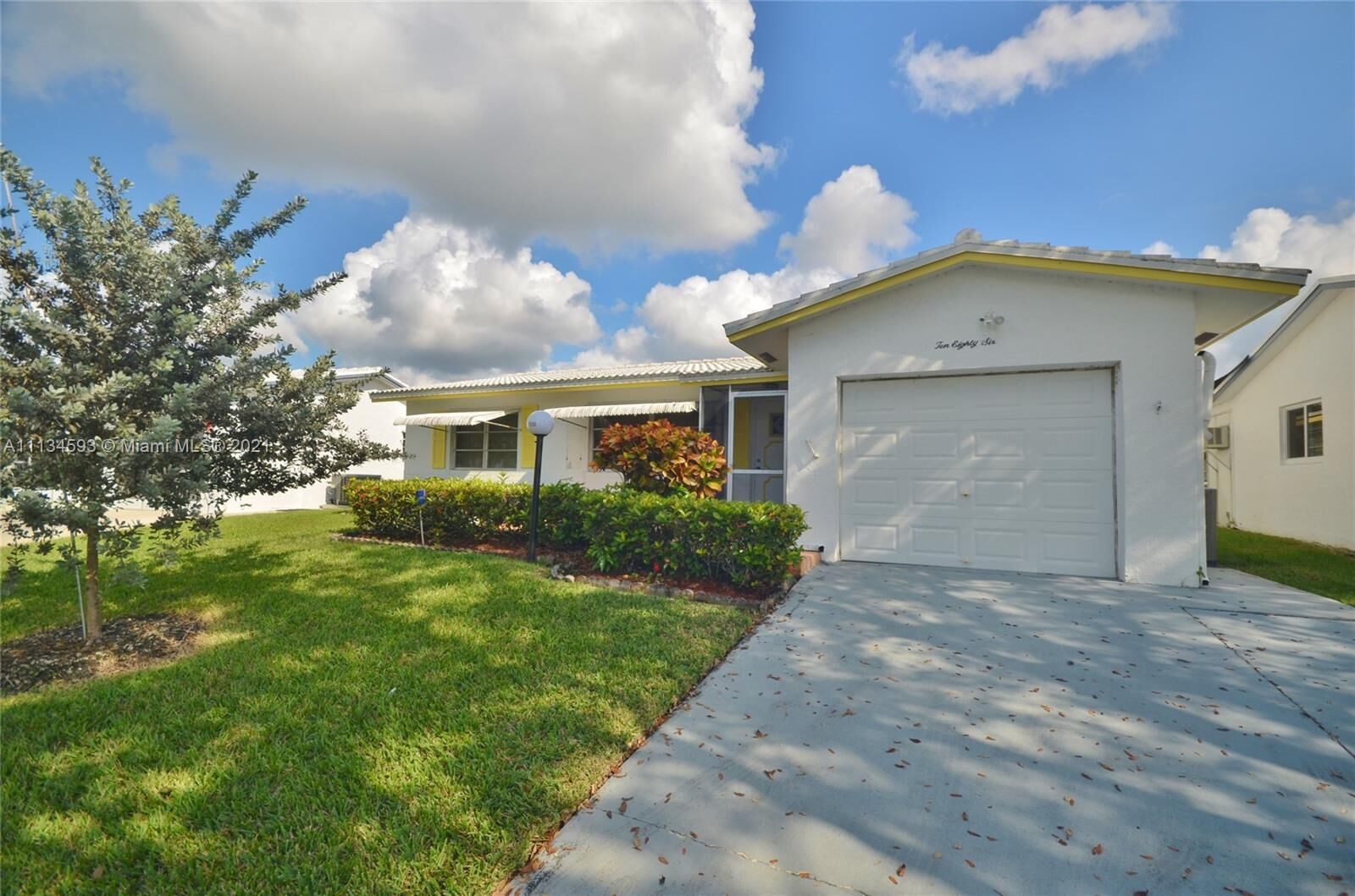 Property Photo: 1086 NW 88th Way FL 33322