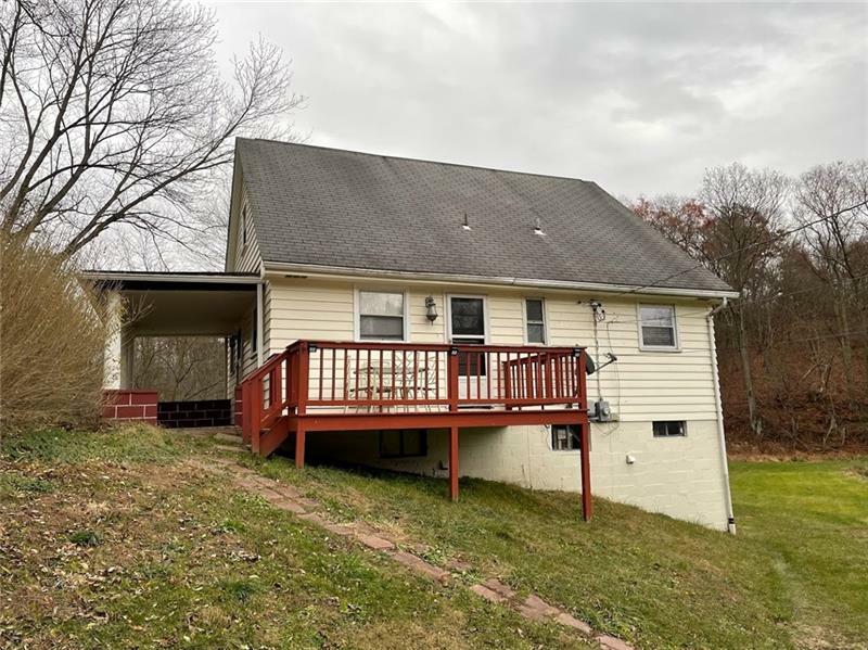 Property Photo:  102 Twin Creek  PA 15042 