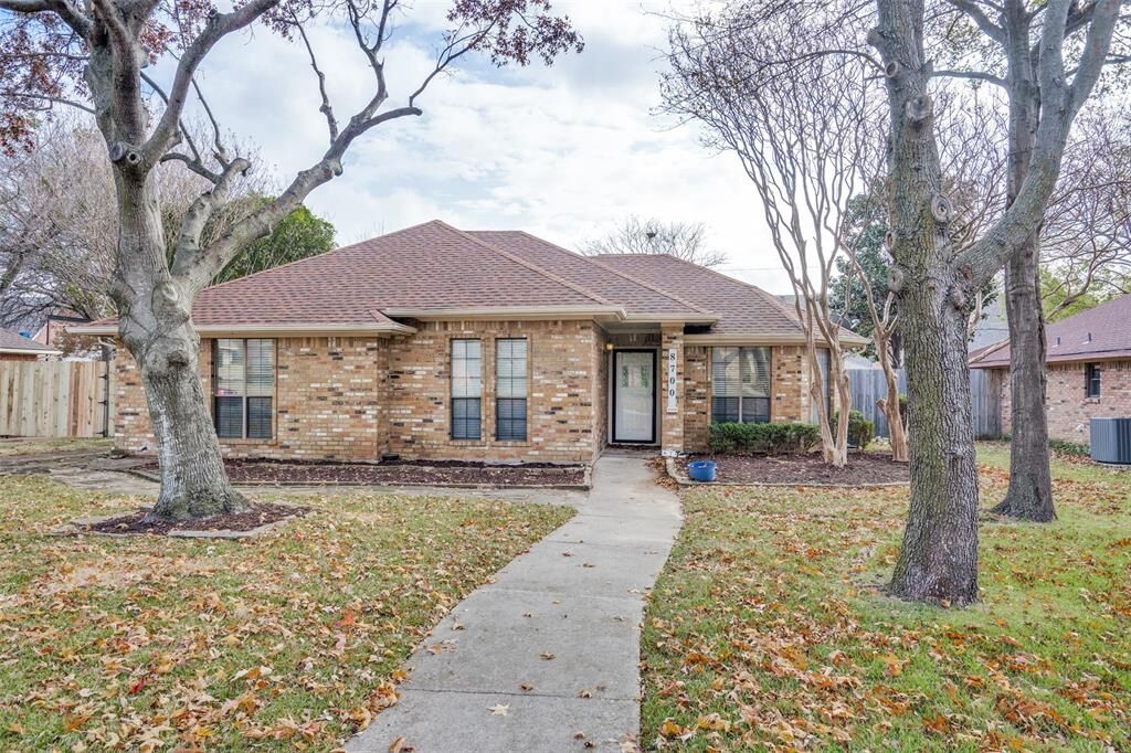 Property Photo: 8700 Woodstream Drive TX 75034