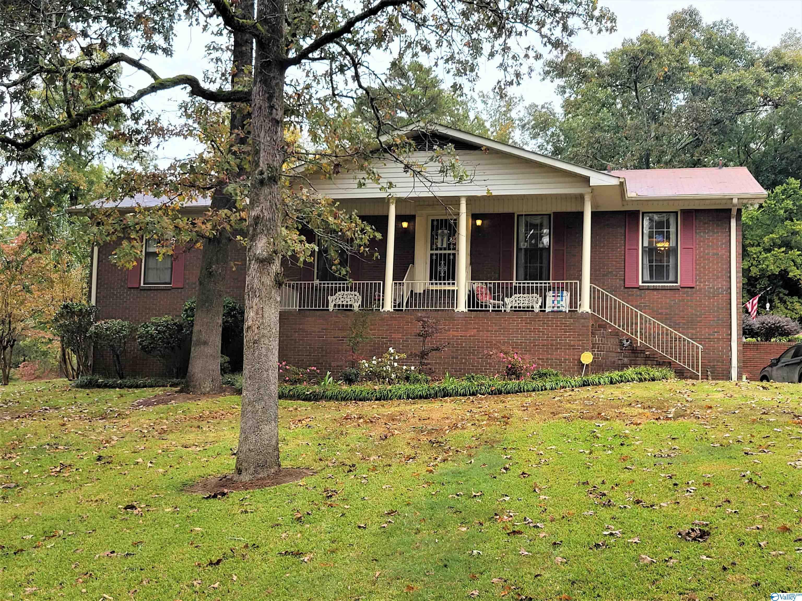 Property Photo:  241 Sherwood Drive  AL 35904 