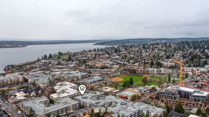 Property Photo: 375 Kirkland Avenue 209 WA 98033