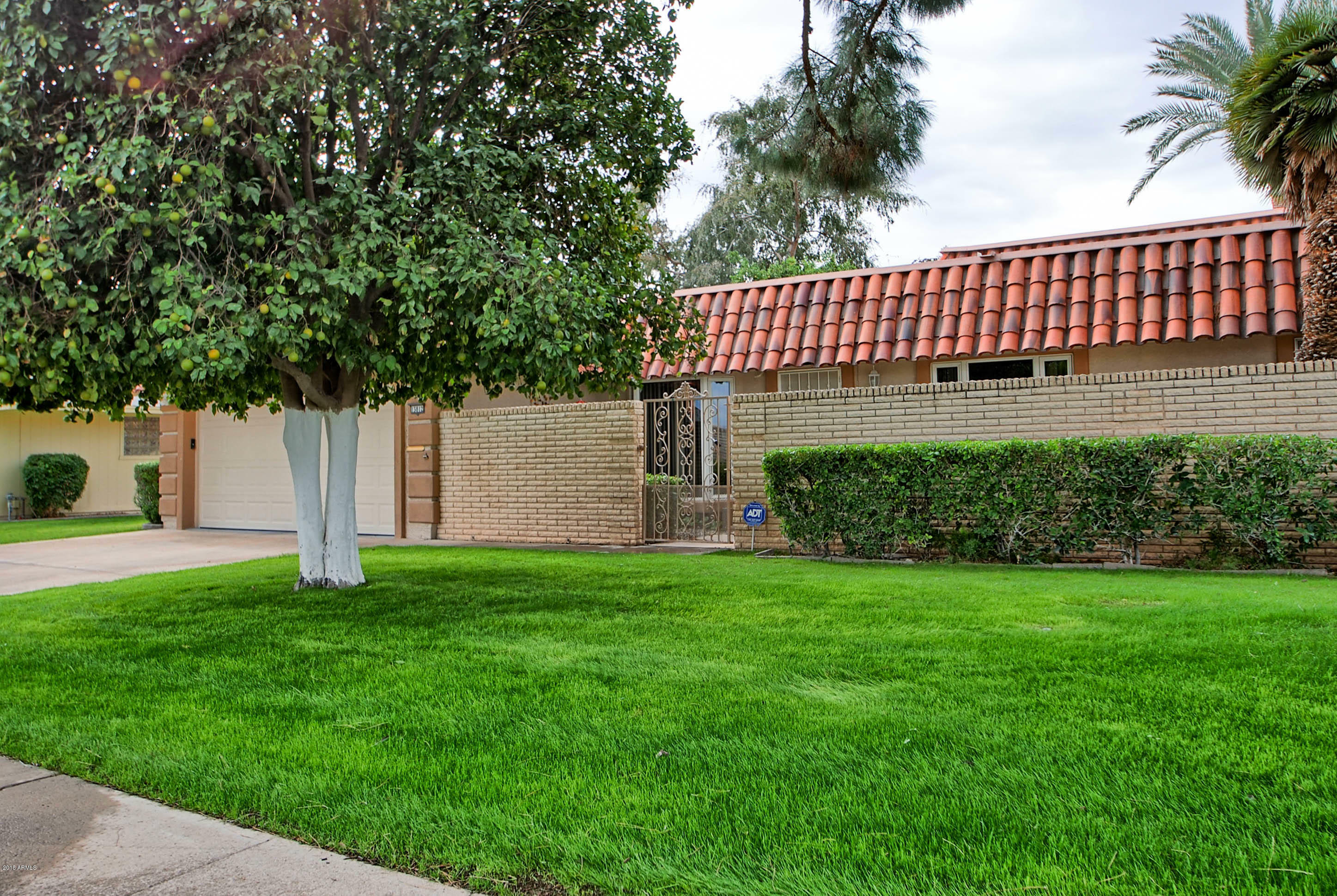 Property Photo: 13812 N Crown Point AZ 85351