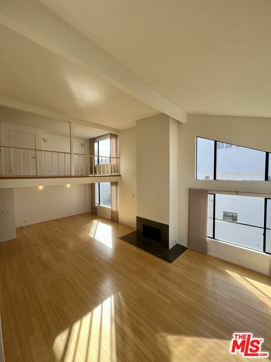 Property Photo:  12   Topsail St 1  CA 90292 