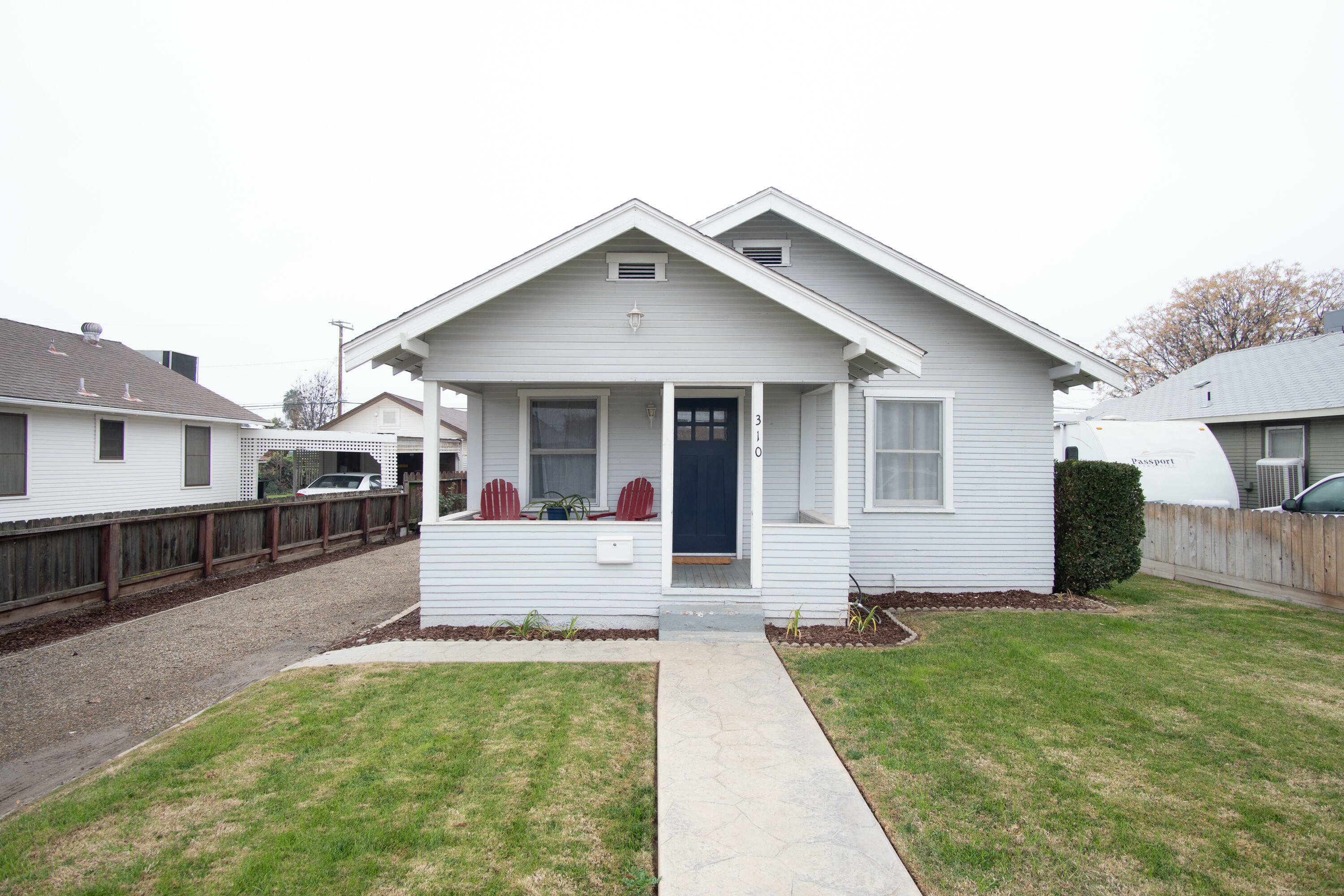 Property Photo:  310 N Quince Avenue  CA 93221 