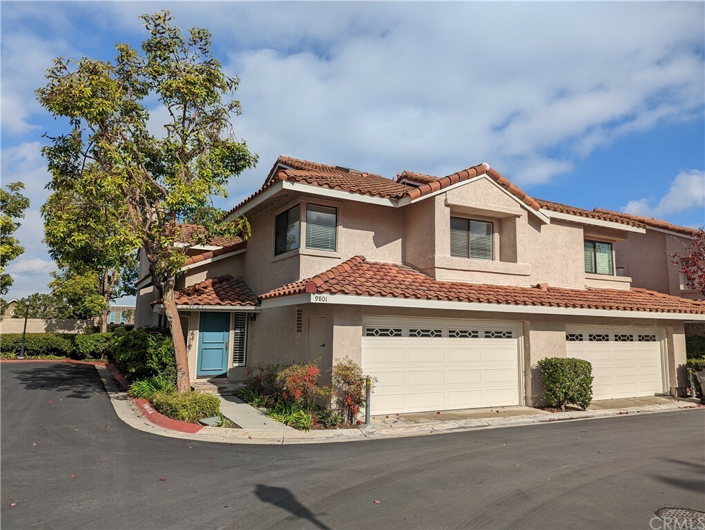 Property Photo:  9801 Scanlan Court  CA 92708 