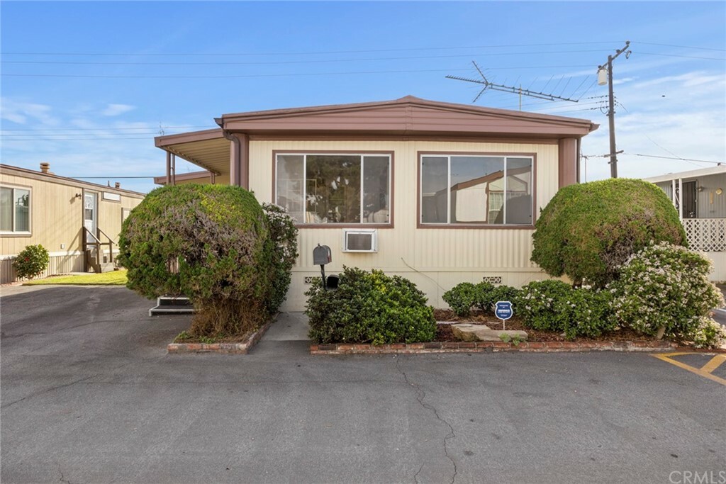 Property Photo:  16601 Garfield Ave Sp 312  CA 90723 