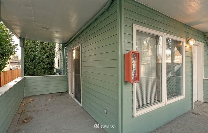 Property Photo: 2715 Harrison Avenue WA 98201