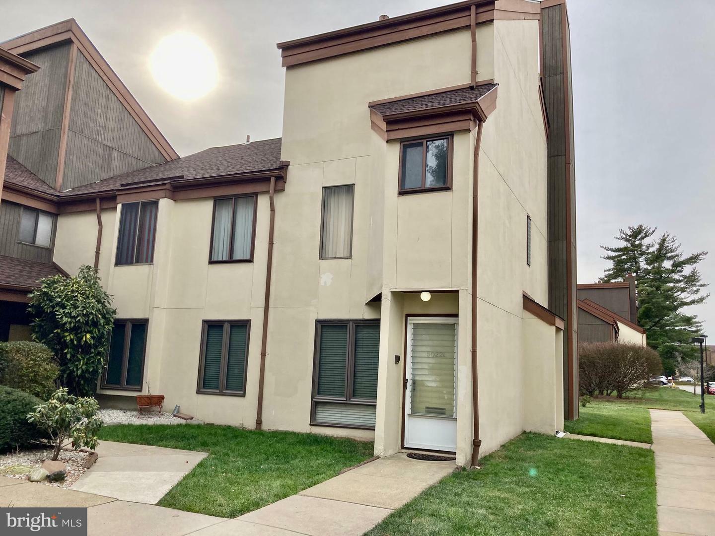 Property Photo: 5022 N Convent Lane L PA 19114