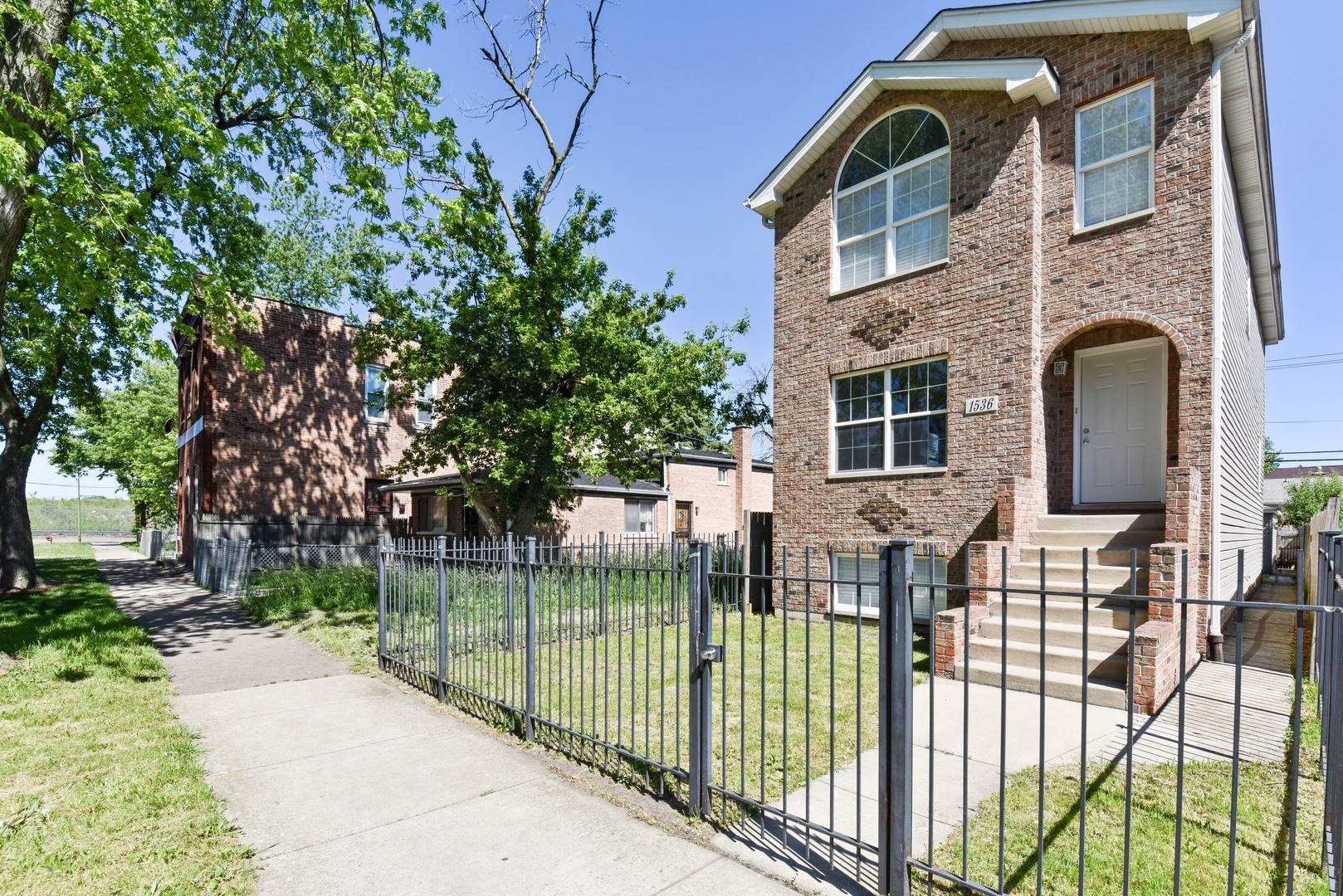 Property Photo:  1536 E 93rd Street  IL 60619 