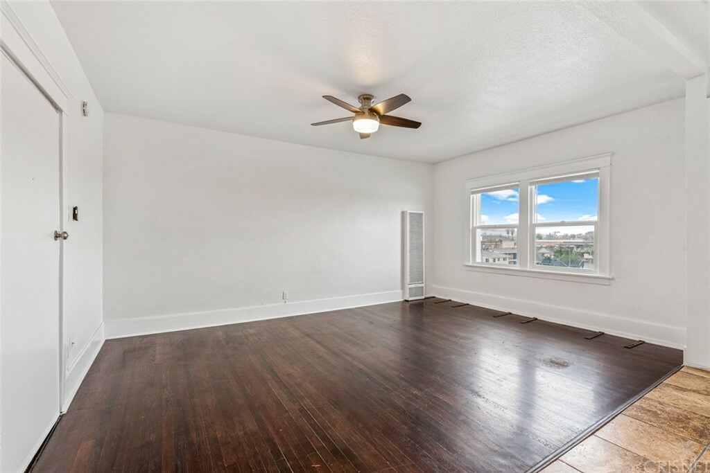 Property Photo:  323 W 4th Street 410  CA 90802 
