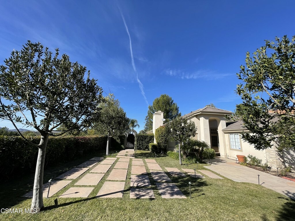 Property Photo:  1606 Shadow Oaks Place  CA 91362 