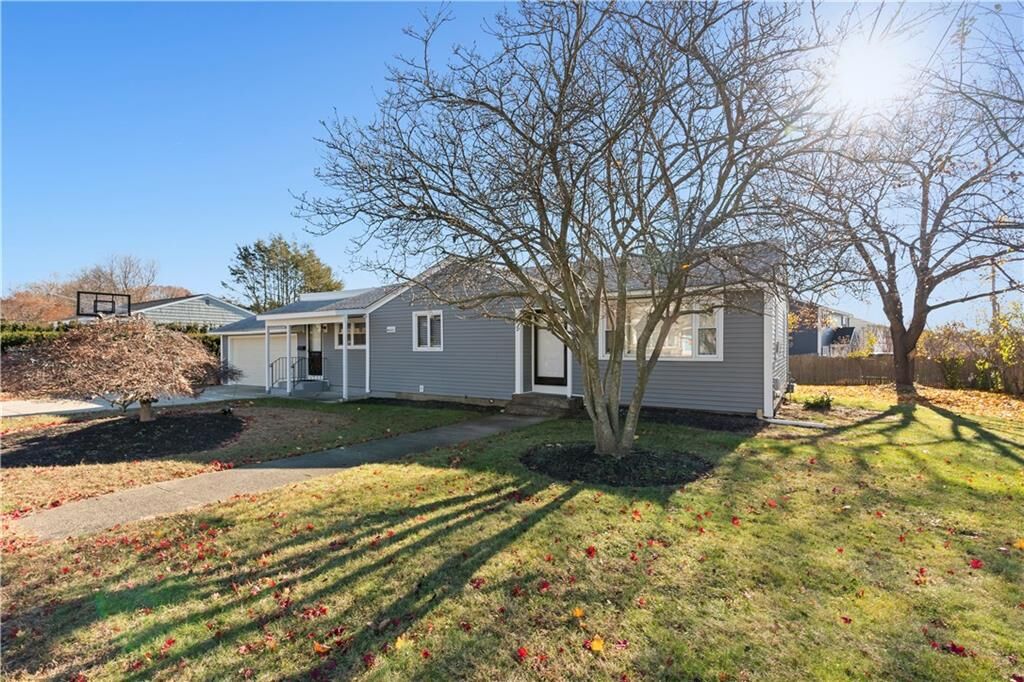 Property Photo:  5 Benjamin Dr  RI 02904 