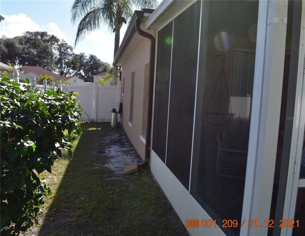 Property Photo:  442 Acacia Tree Way  FL 34758 