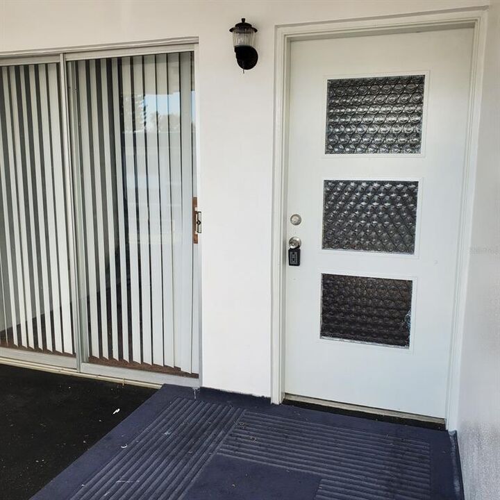 Property Photo:  