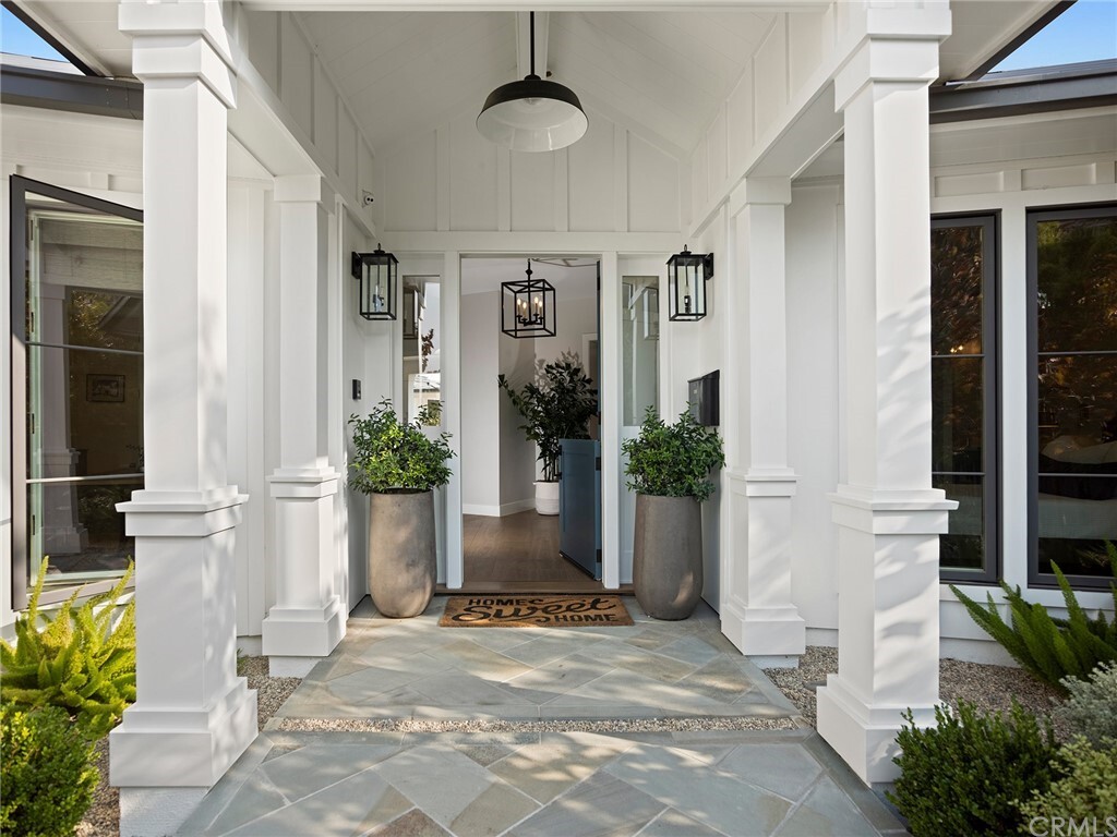 Property Photo: 1400 Lincoln Lane CA 92660