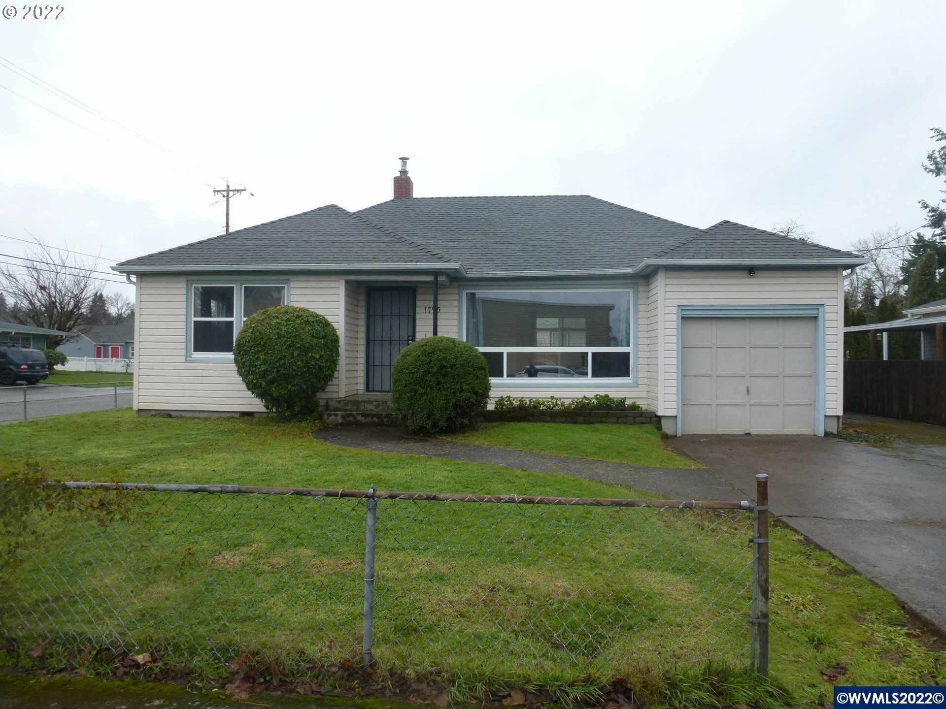 Property Photo: 1795 Berry St OR 97302