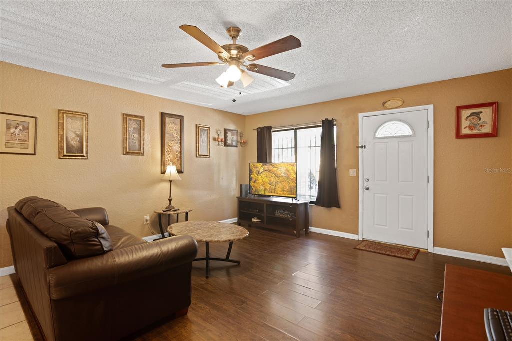 Property Photo: 220 Cherokee Court 109 FL 32701