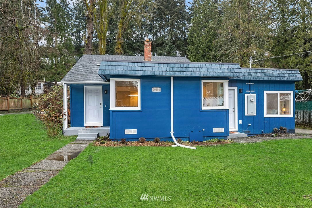 Property Photo:  20101 12th Avenue NE  WA 98155 