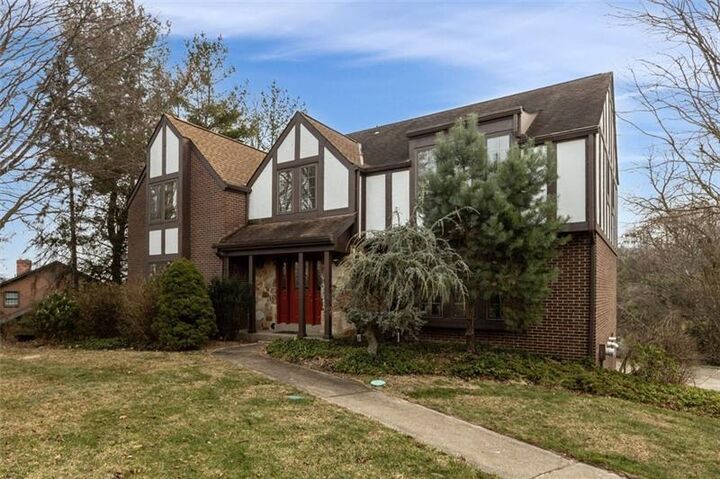 104 Bunker Hill Dr  Peters Twp PA 15317 photo