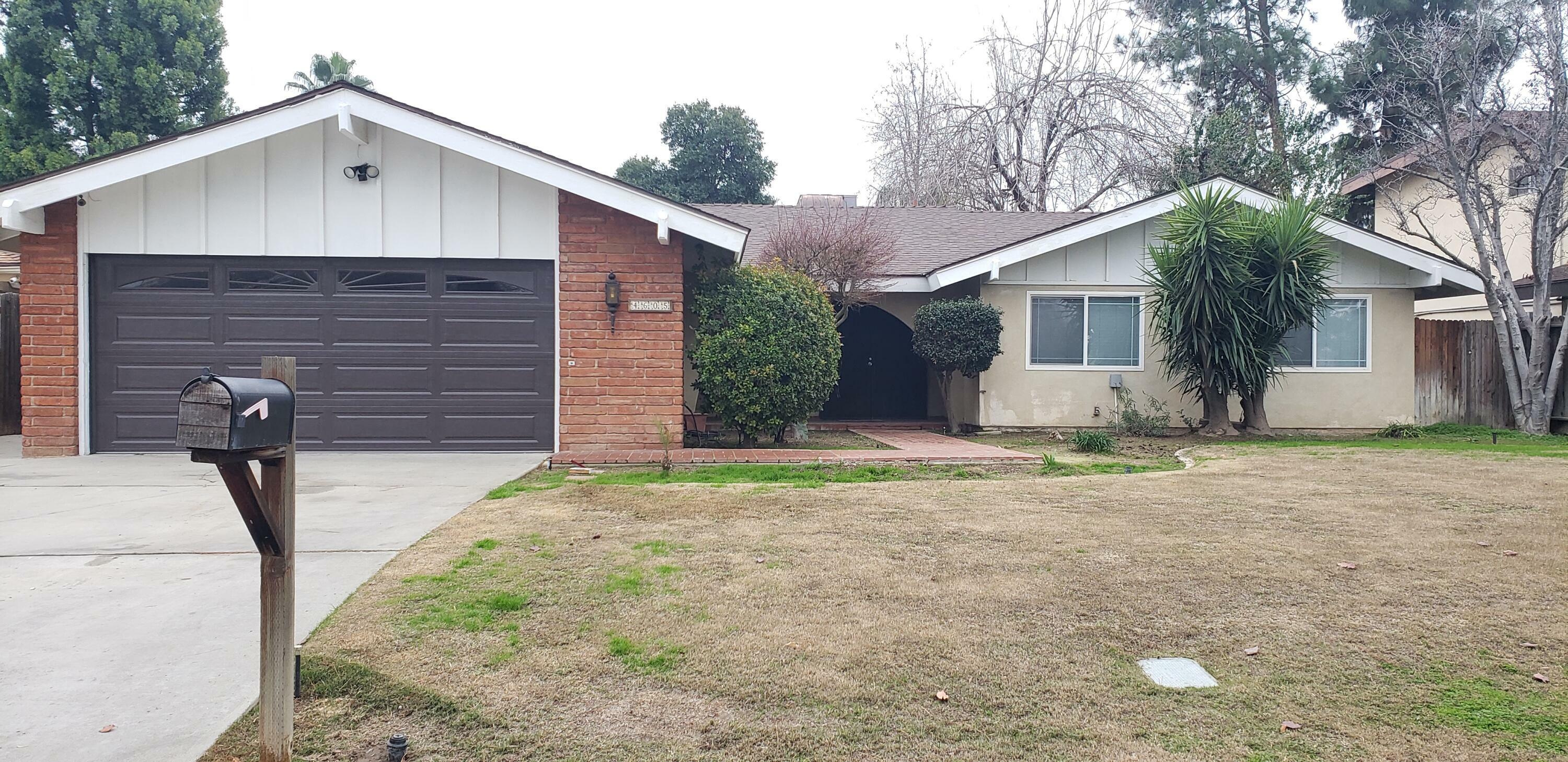 4605 La Mirada Drive  Bakersfield CA 93309 photo