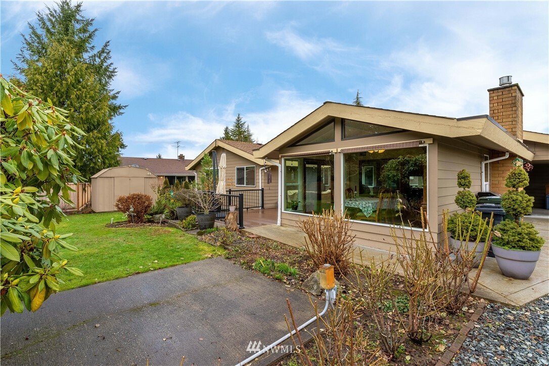 Property Photo:  3815 Hampton Way  WA 98032 