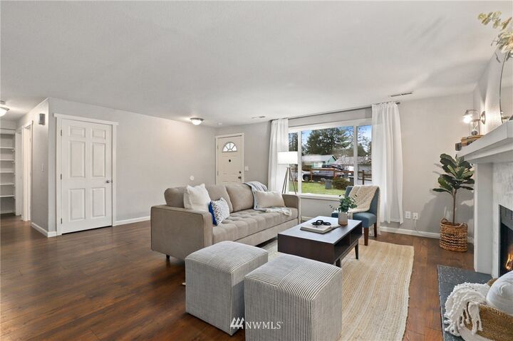 Property Photo: 26714 232nd Avenue SE WA 98038