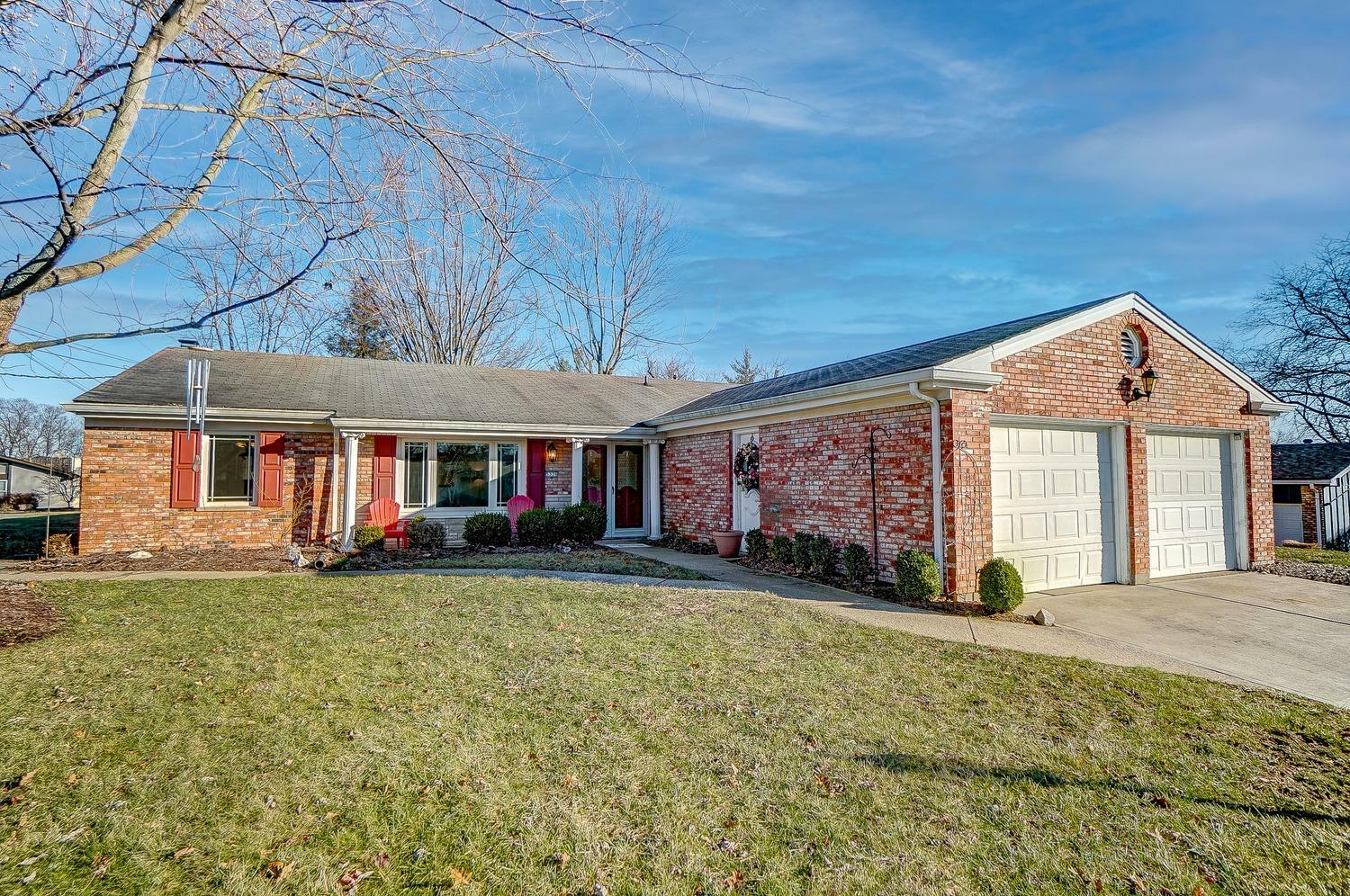 Property Photo: 5326 Chatelaine Ct OH 45247