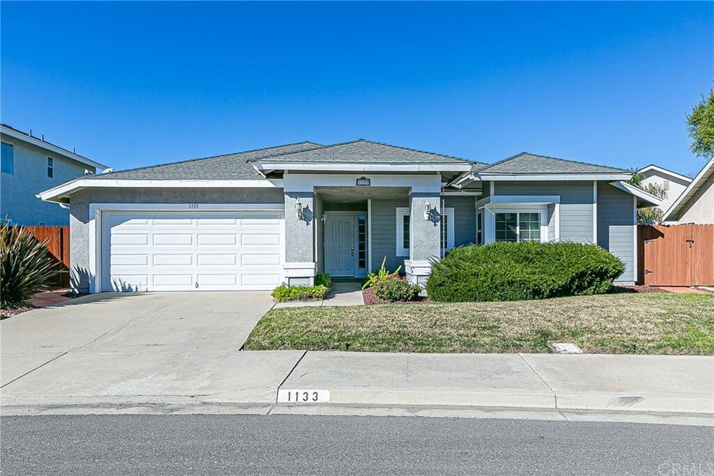 Property Photo:  1133 Bellflower Lane  CA 93436 