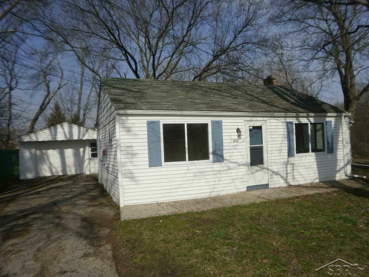 233 Harrison Dr  Saginaw MI 48609 photo