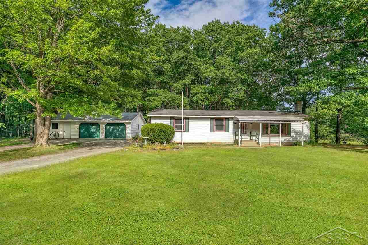 Property Photo:  2820 N Carter Road  MI 48650 