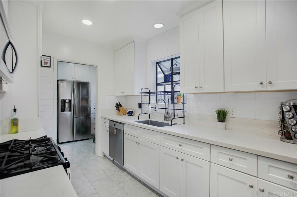 Property Photo:  5144 Carfax Avenue  CA 90713 