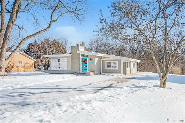 Property Photo: 219 Brook Drive MI 48065