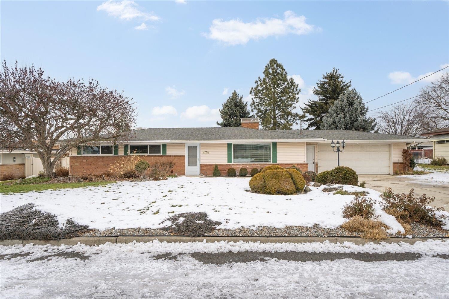 Property Photo:  10323 E Sharp Ave  WA 99206 