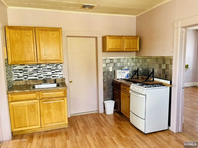 Property Photo:  71 Passaic Street 2nd Floor  NJ 07055 