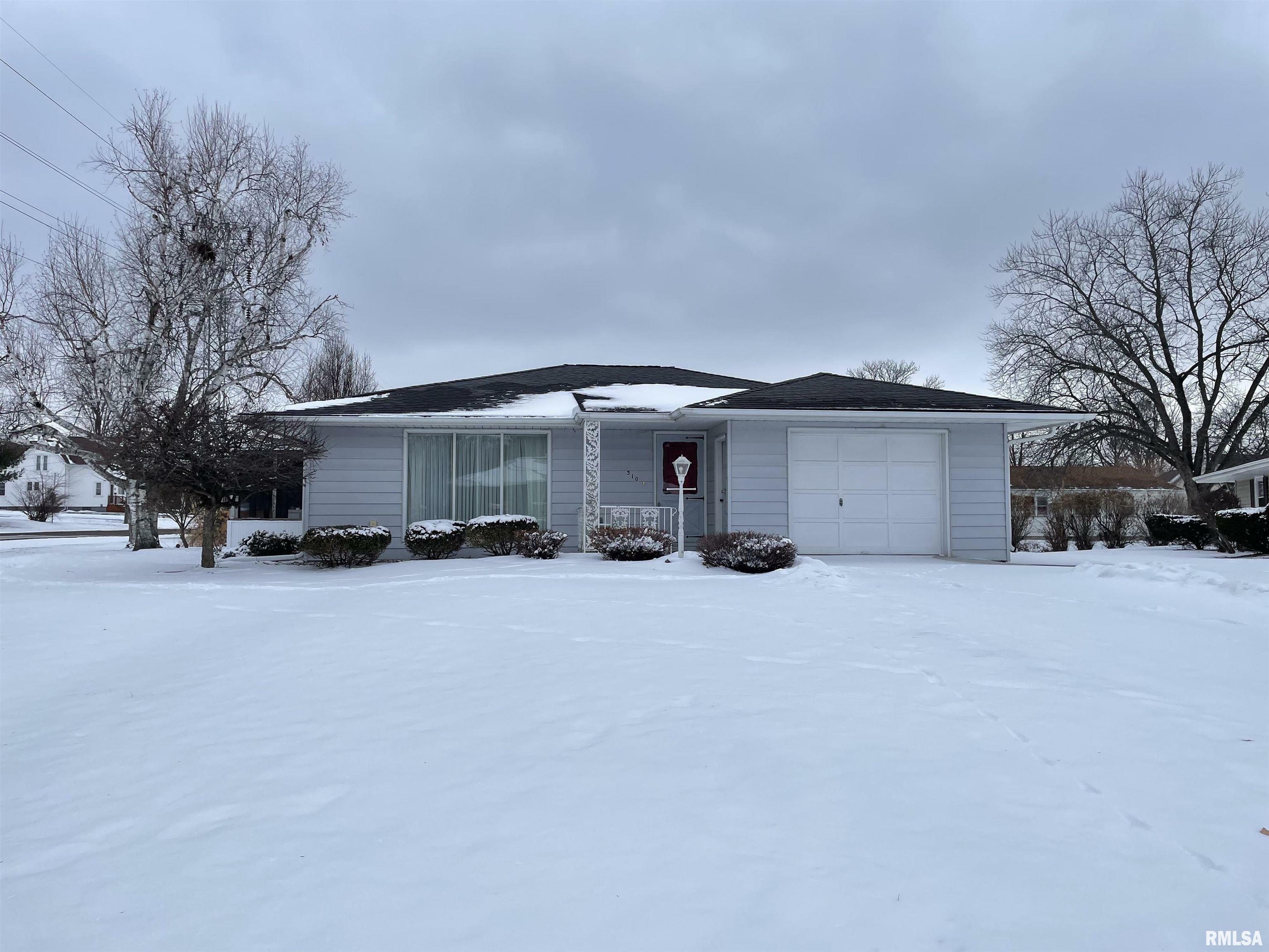 Property Photo: 310 Belle View IL 61401