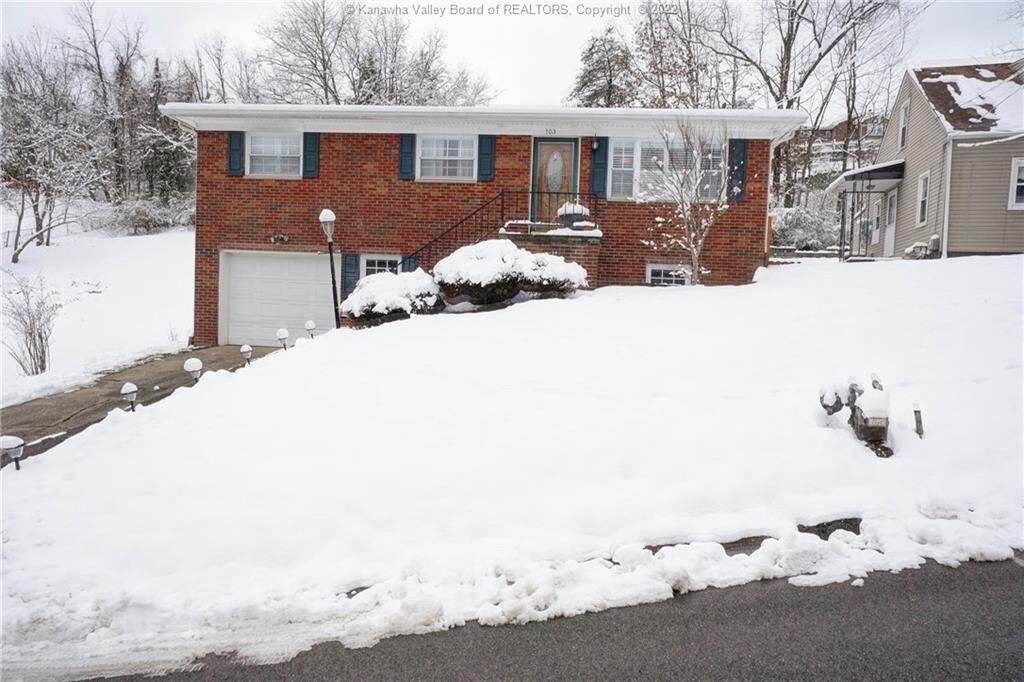Property Photo: 103 Walnut Street WV 25064