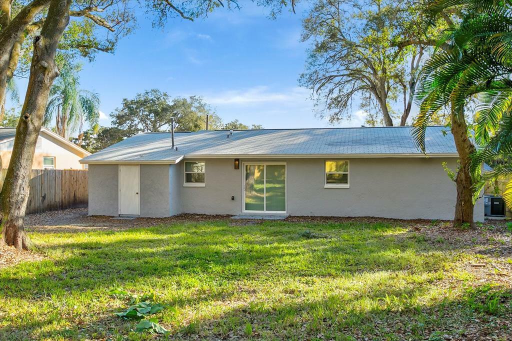 Property Photo: 2750 Edenwood Street FL 33759