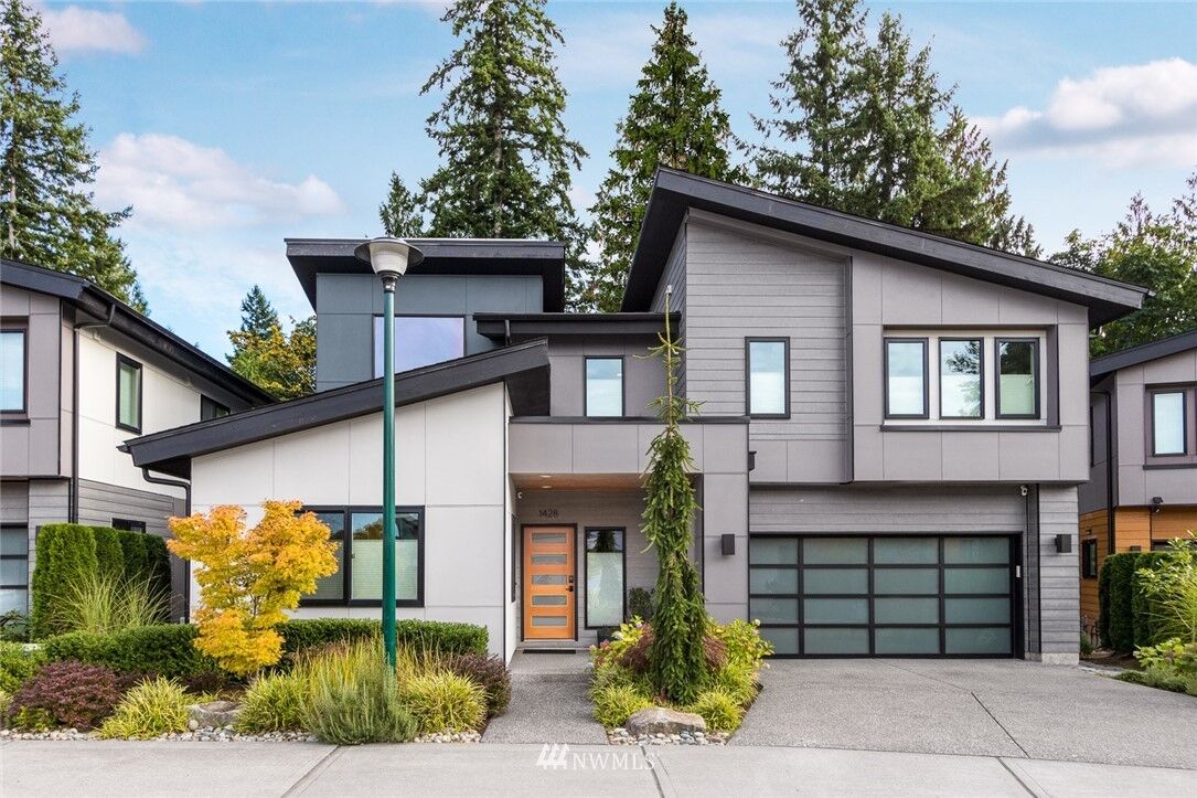 Property Photo:  1428 14th Place NE  WA 98029 