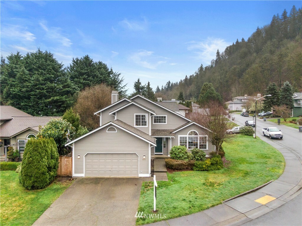 Property Photo:  15636 156th Place SE  WA 98058 