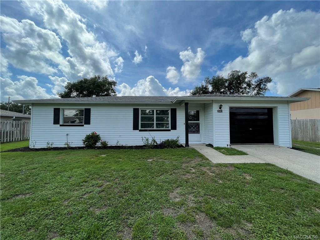 Property Photo:  302 S Tyler Street  FL 34465 