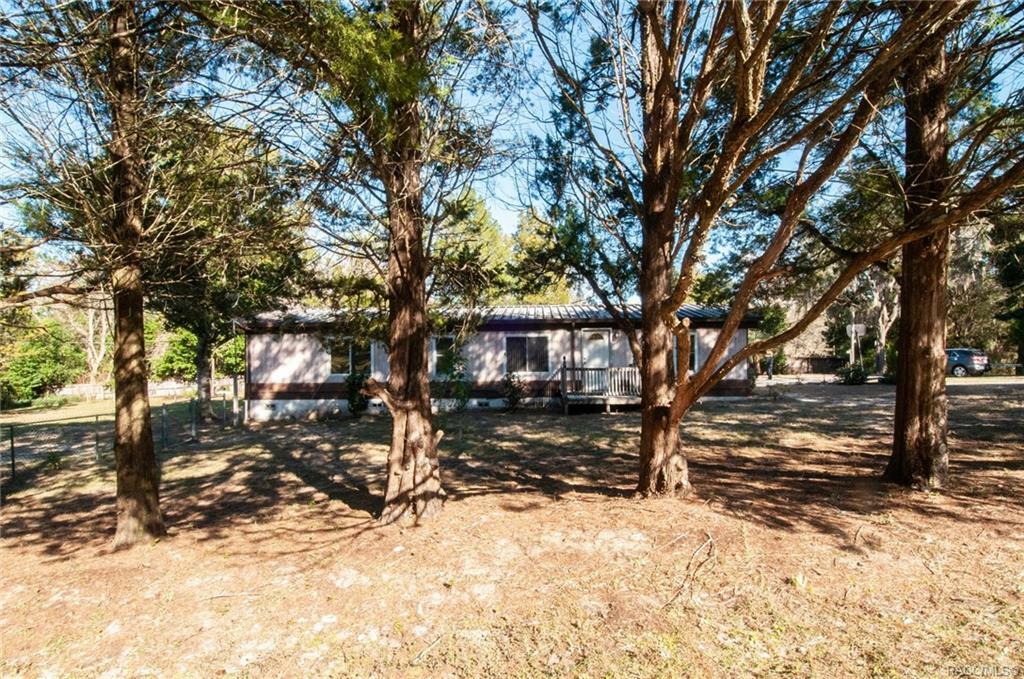 Property Photo:  3303 E Squirrel Court  FL 34452 