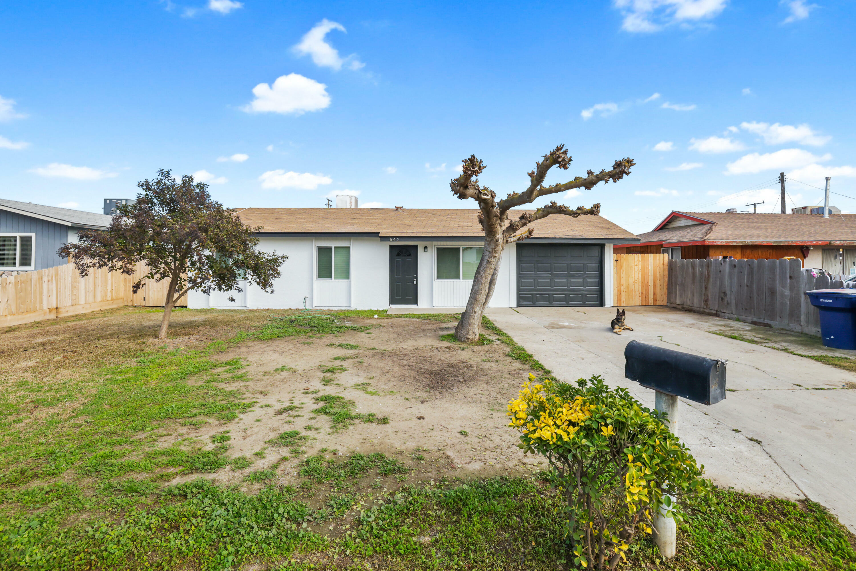 642 S Larkin Street  Tulare CA 93274 photo