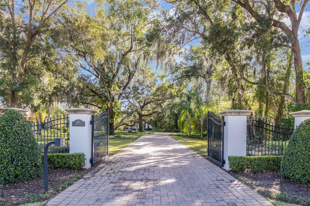 Property Photo:  400 Lakeview Street  FL 32804 