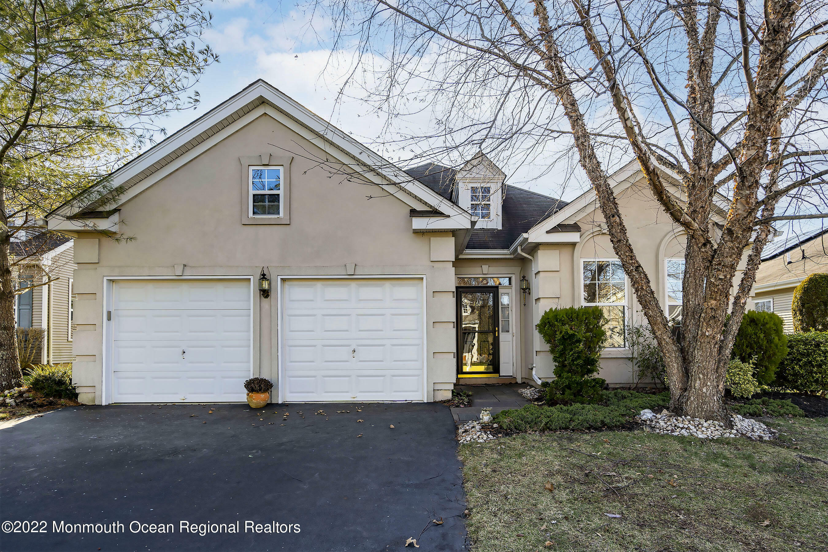 Property Photo:  167 Minuteman Circle  NJ 08501 