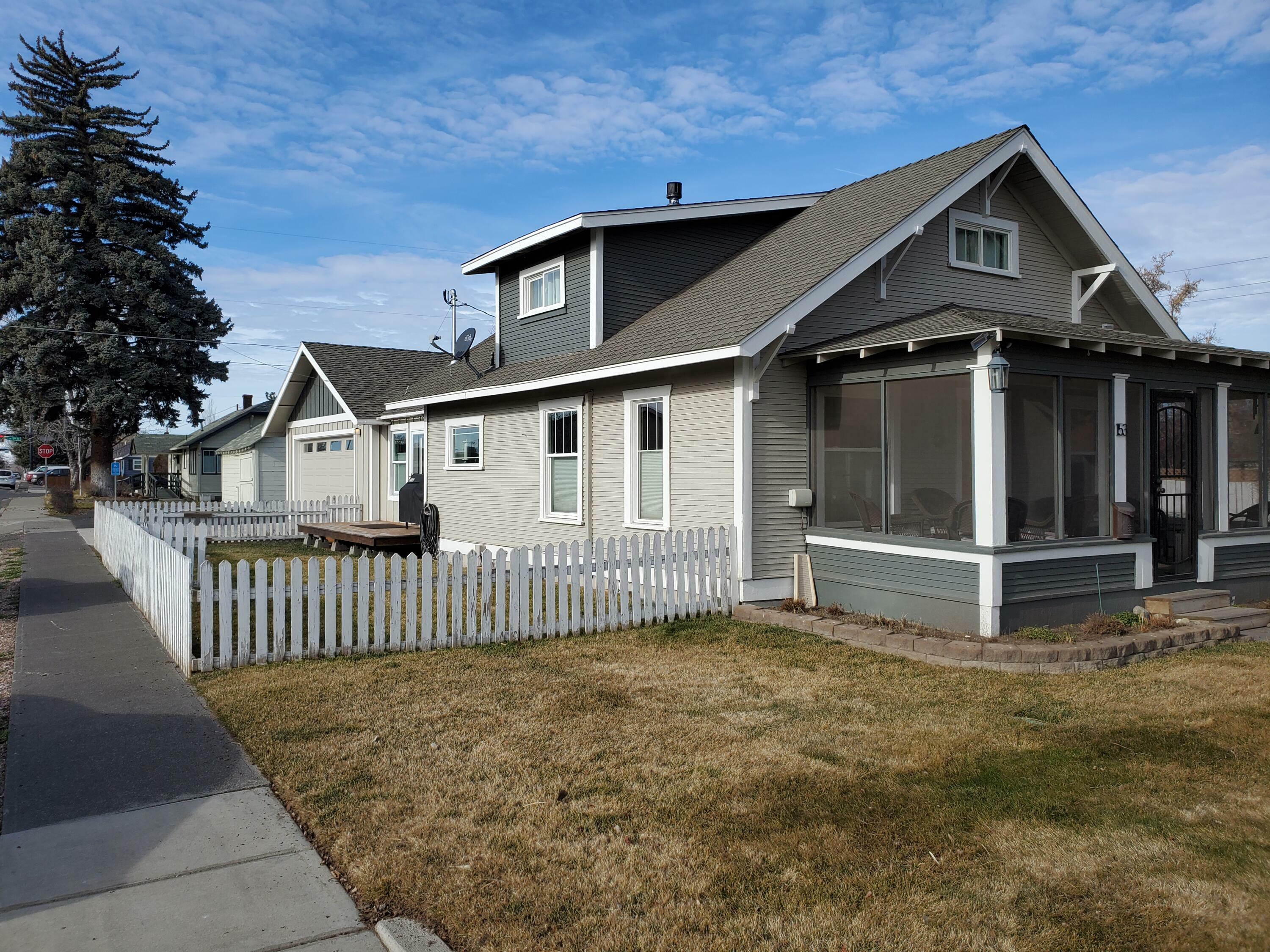 Property Photo:  153 SW 3rd Street  OR 97756 