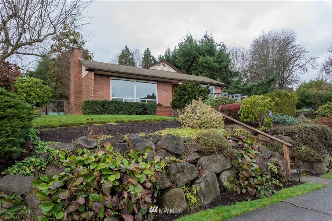 Property Photo:  7021 58th Avenue NE  WA 98115 