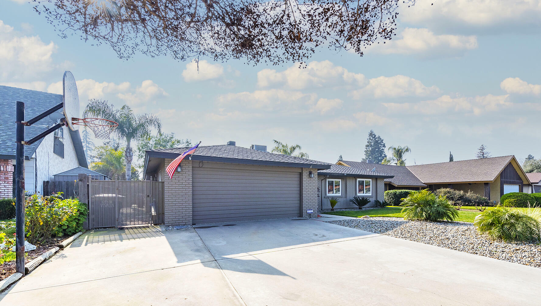 3105 W Ashland Avenue  Visalia CA 93277 photo