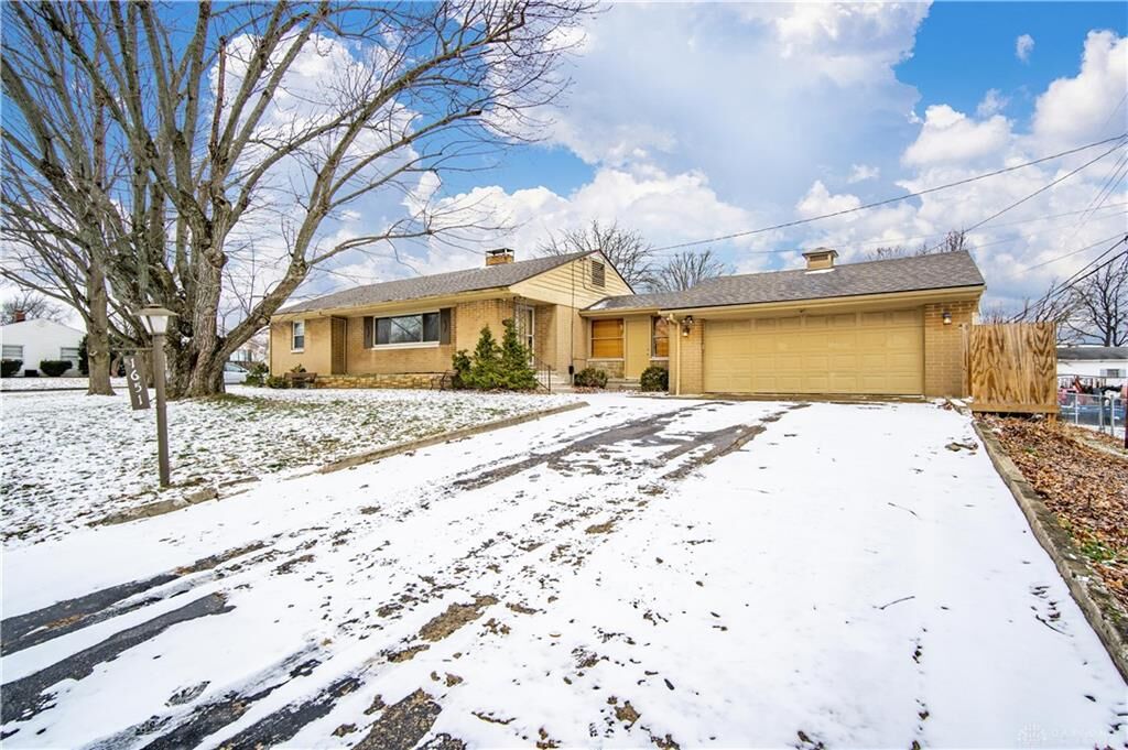 Property Photo: 1651 Beaverton Drive OH 45429
