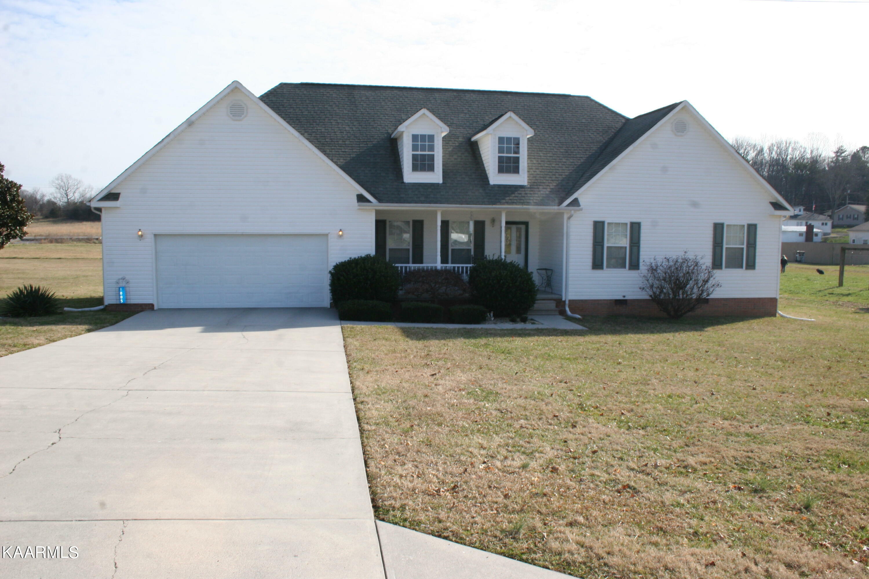 Property Photo:  1005 Meek St  TN 37354 