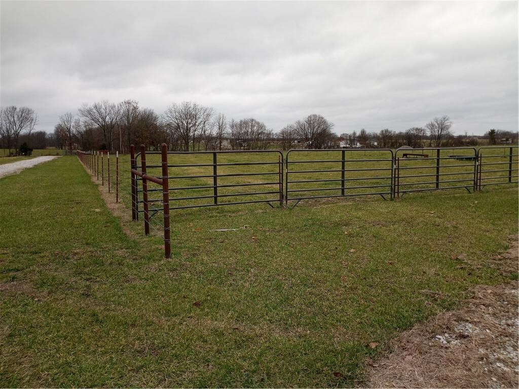 15990 Russell Yates Road  Pea Ridge AR 72751 photo